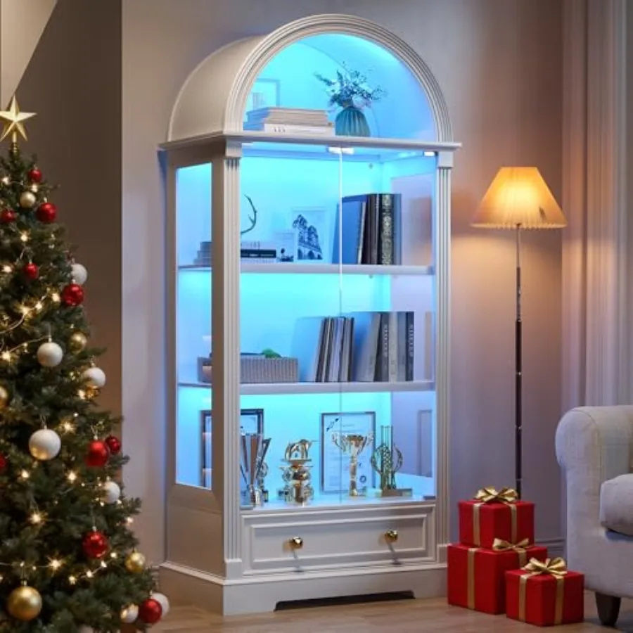 Cabinet Hinges - ตู้โชว์ของสะสมพร้อมบานประตูกระจกและไฟ LED สำหรับห้องนั่งเล่น ผิวไม้ สีขาวนวล ชั้นวางปรับระดับได้