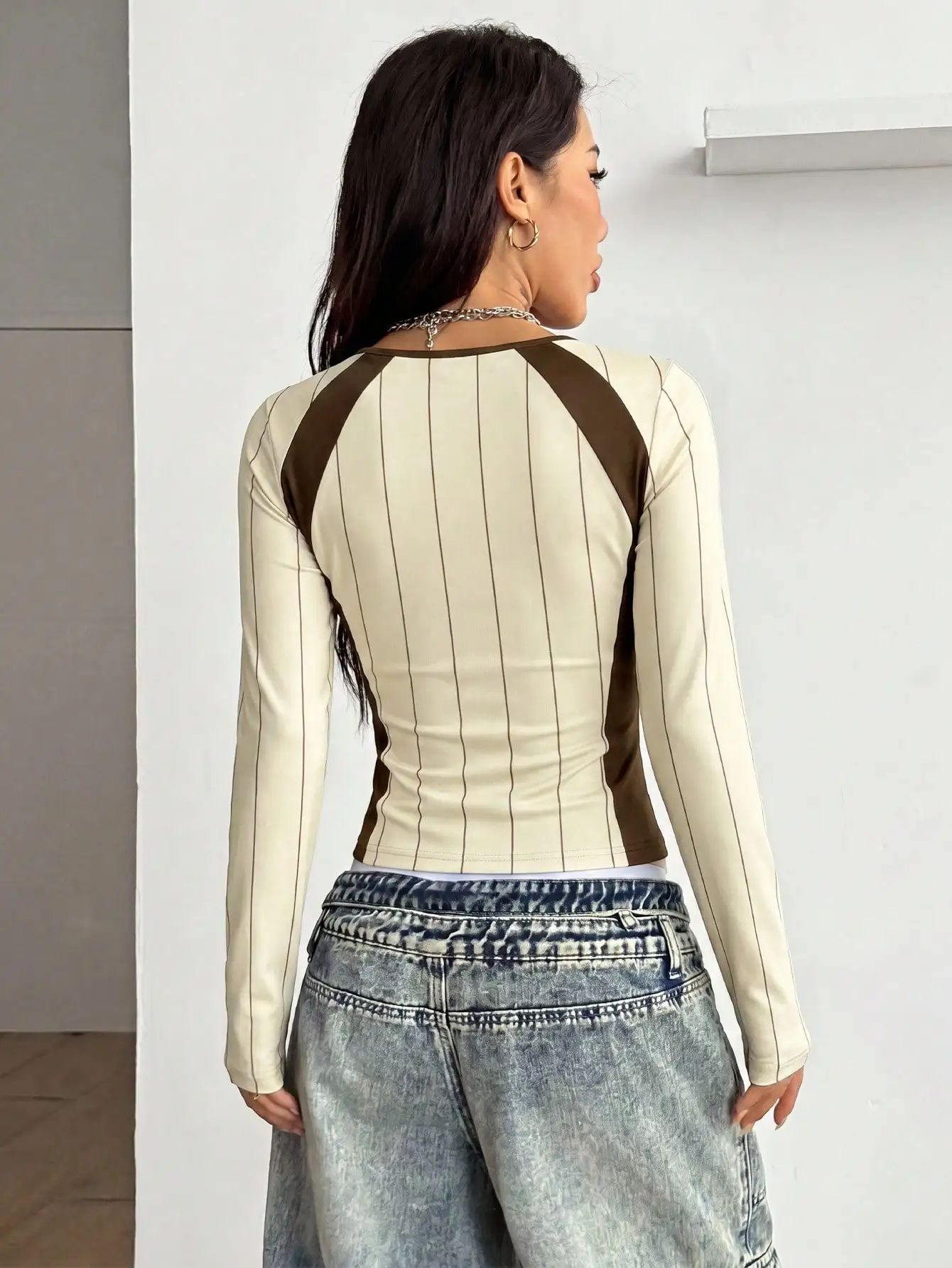 เสื้อยืดแขนยาวพิมพ์ลายกราฟิกม้ - Wallpaper บทวิจารณ์และราคา